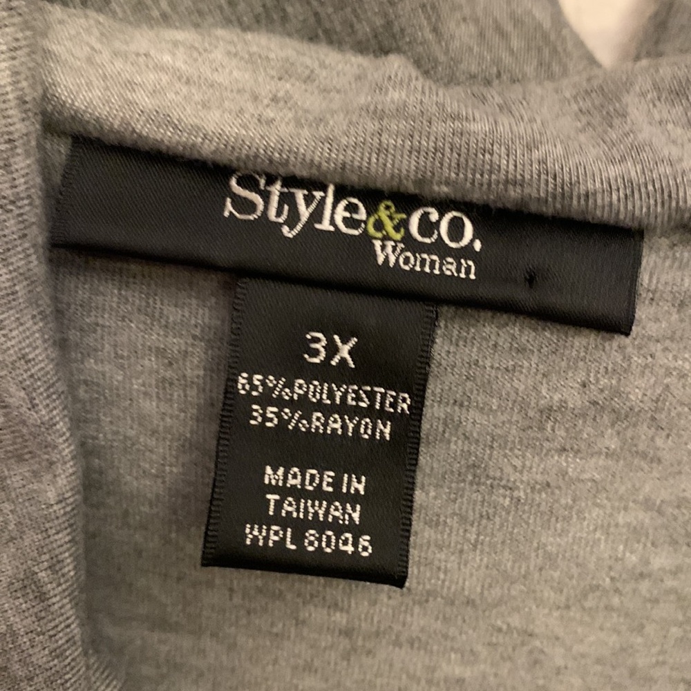 Style & Co top - Picture 2 of 4